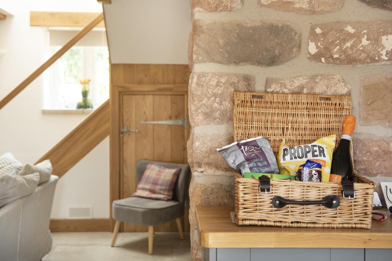 Luxurious Barn Conversion Oakamoor Exterior photo